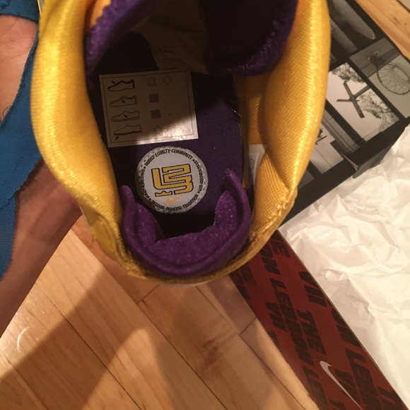 Nike Lebron VII QS - Picture 6 of 6